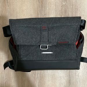Peak Design Messenger Bag